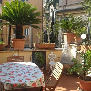 2mg-appartamento-con-terrazzo-nel-cuore-di-roma.it-romehotels.com/